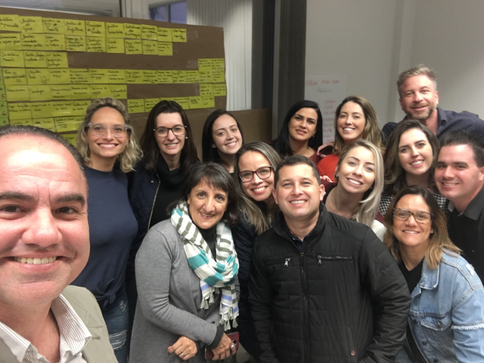Equipe da Deploy Lean e time do cliente após workshop de mapeamento de processos